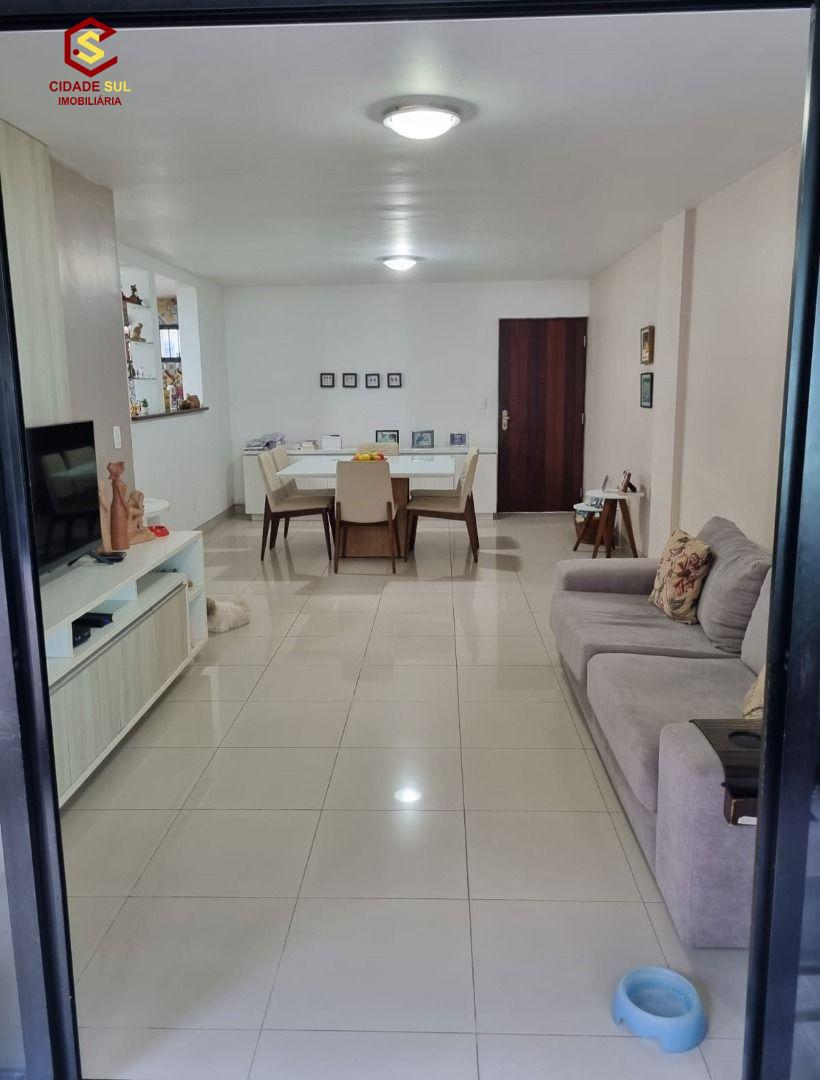 Apartamento com 3 dormitórios à venda, 123m² por R$ 790.000,00...