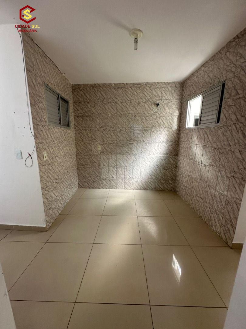 Apartamento com 3 dormitórios à venda, 104 m² por R$ 340.000,0...