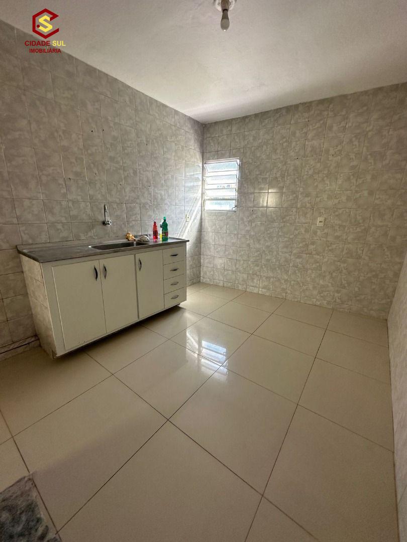 Apartamento com 3 dormitórios à venda, 104 m² por R$ 340.000,0...