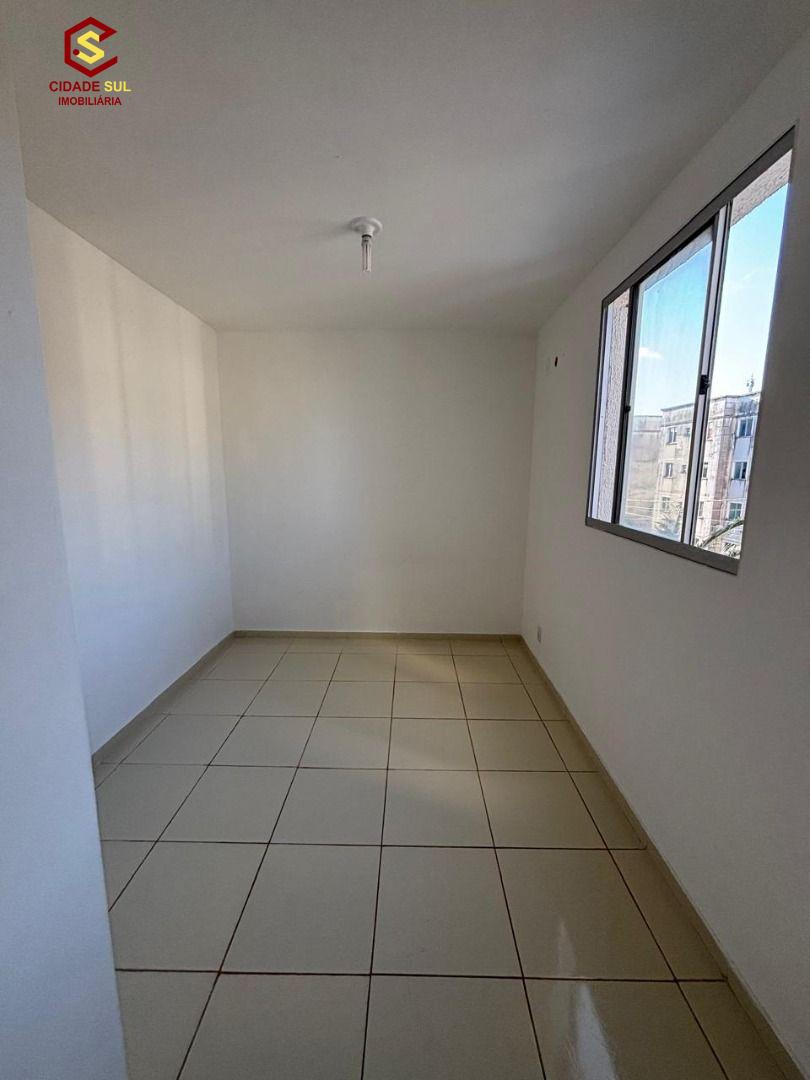 Apartamento com 2 dormitórios à venda por R$ 100.000,00 - Erna...