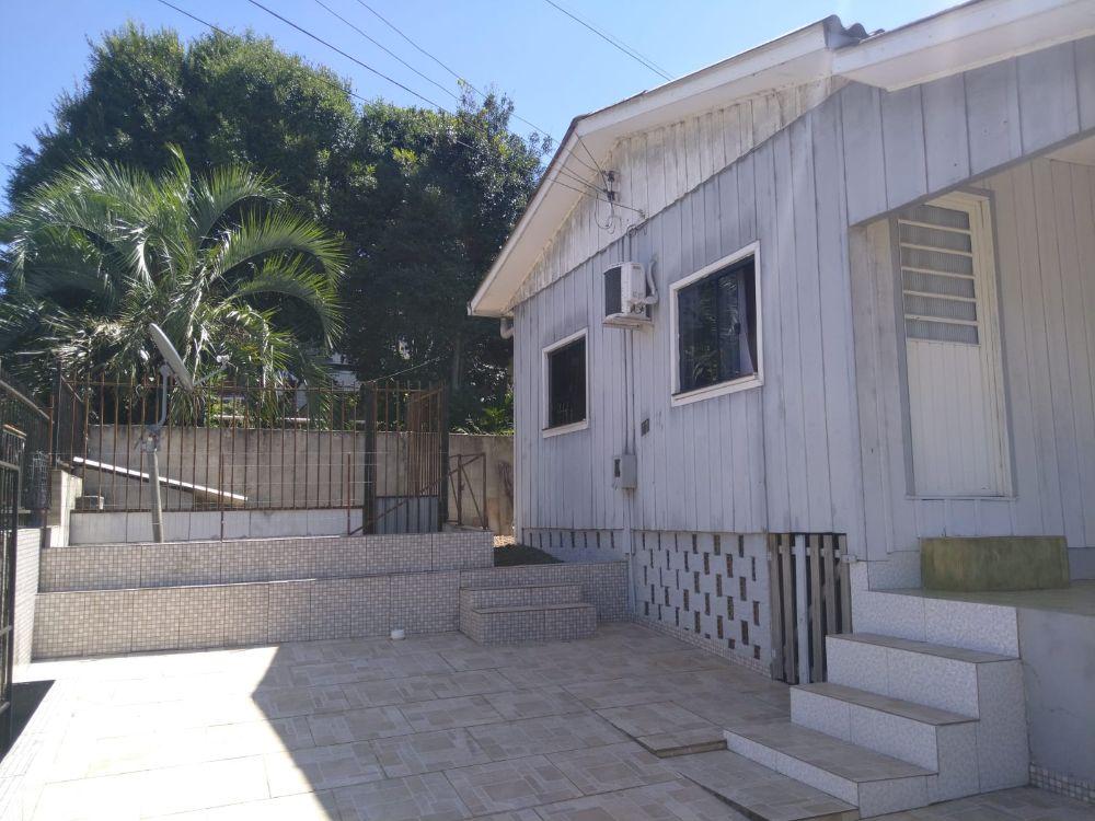 TERRENO COM DUAS CASAS - TROCA POR CASA NO ARAUCARIA PARK