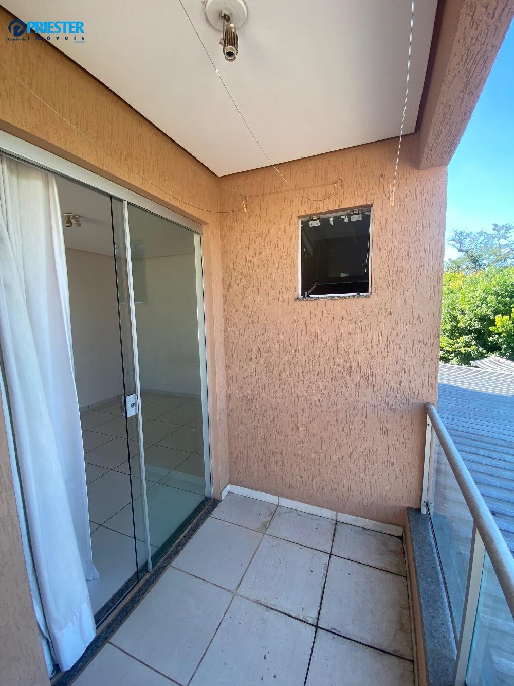 📢 Aluguel de Sobrado com sacada e dois quartos no Bairro Guanabara!