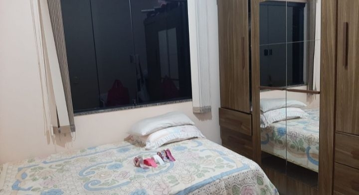 Vende-se sobrado Localizado para baixo do Supermercado Penso