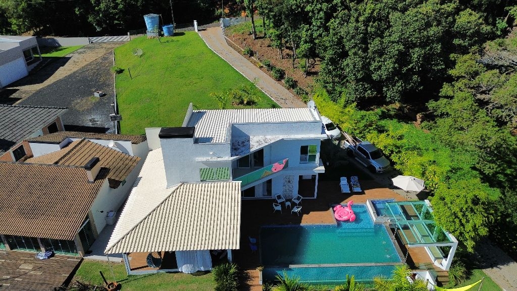BELISSIMA CASA NO ALAGADO EM MANGEIRINHA