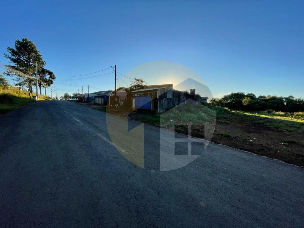 VENDE-SE AMPLO TERRENO 
