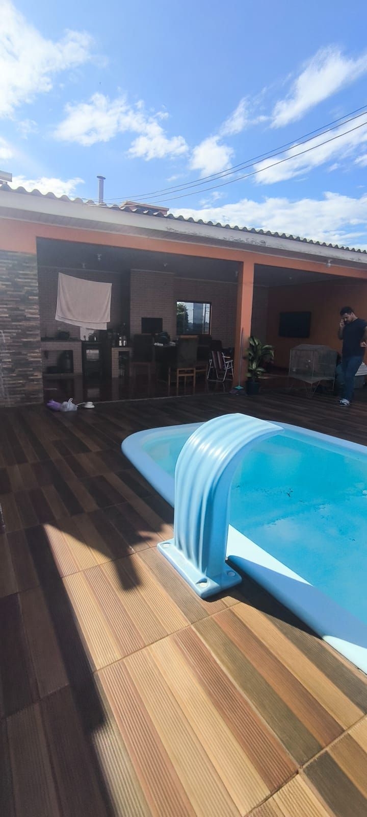 Excelente Casa com piscina no Conjunto Araras
