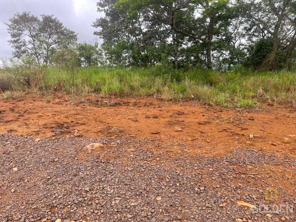 TERRENO NO LOT. SANTANA COM ÓTIMA VISÃO
