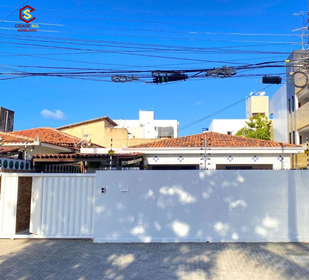 Casa Residencial á venda no Bessa por R$1.100.000,00
