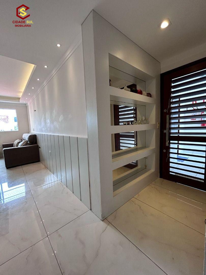 Apartamento com 2 dormitórios à venda, 49 m² por R$ 340.000,00...