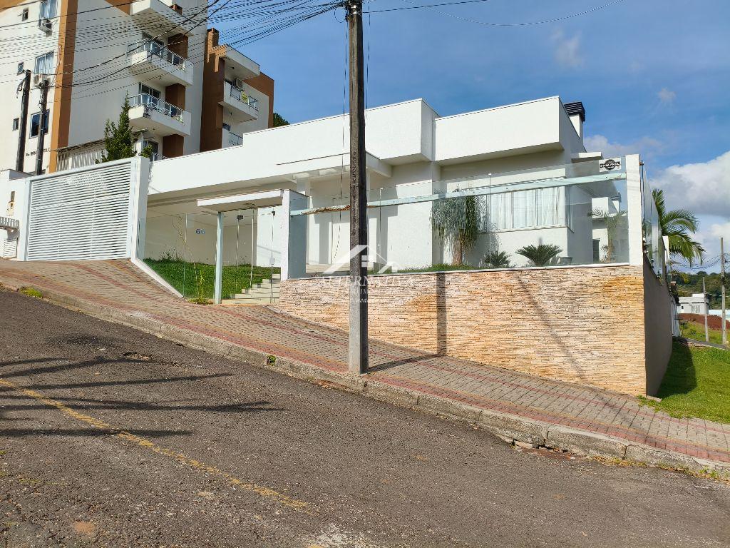 CASA ALTO PADRO SEMIMOBILIADA