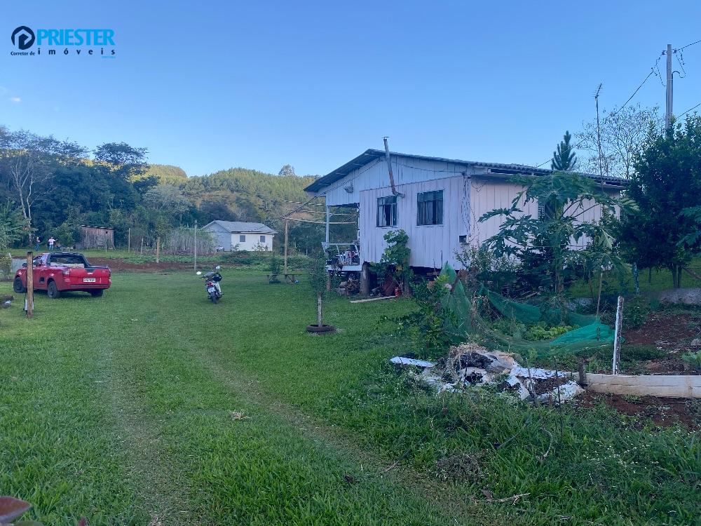 Vende-se Linda Chácara Próxima a Francisco Beltrão - Um Paraíso junto a Natureza