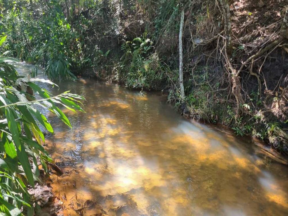 Chácara 2,09 hectares, água corrente, 3 km Monte Alegre.