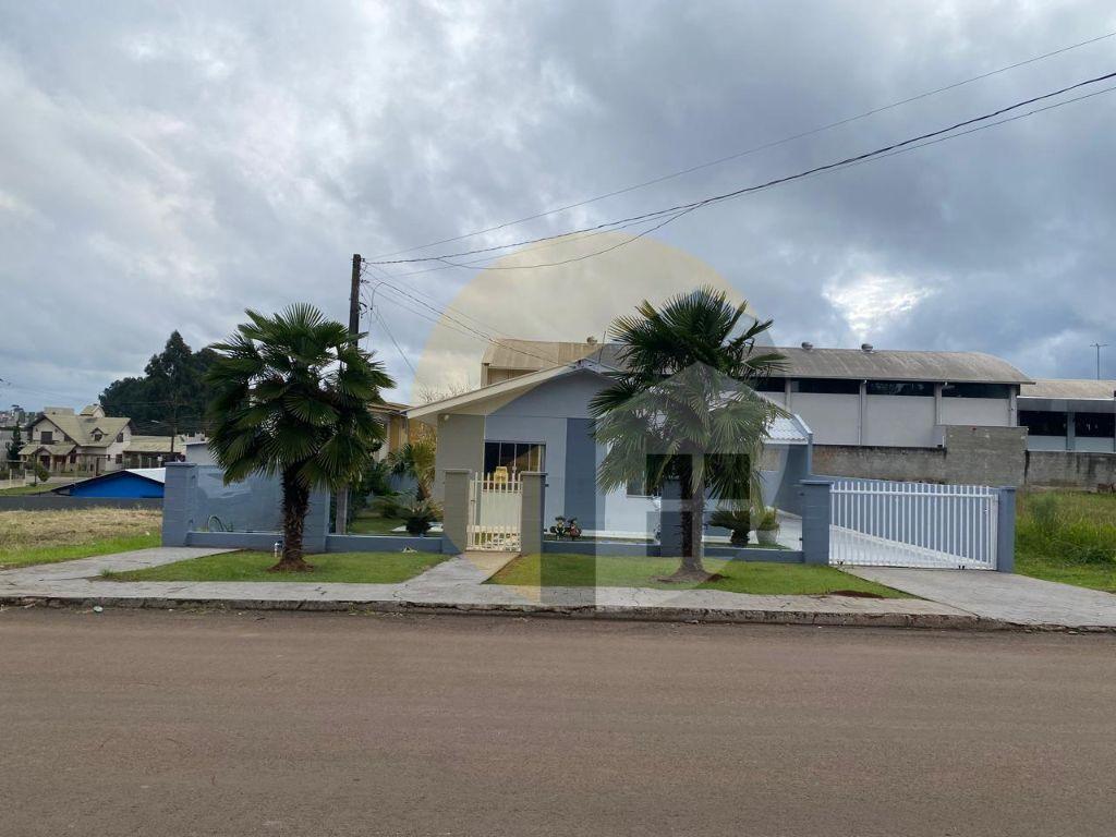 VENDE-SE LINDA CASA, ÓTIMA LOCALIZAÇÃO 