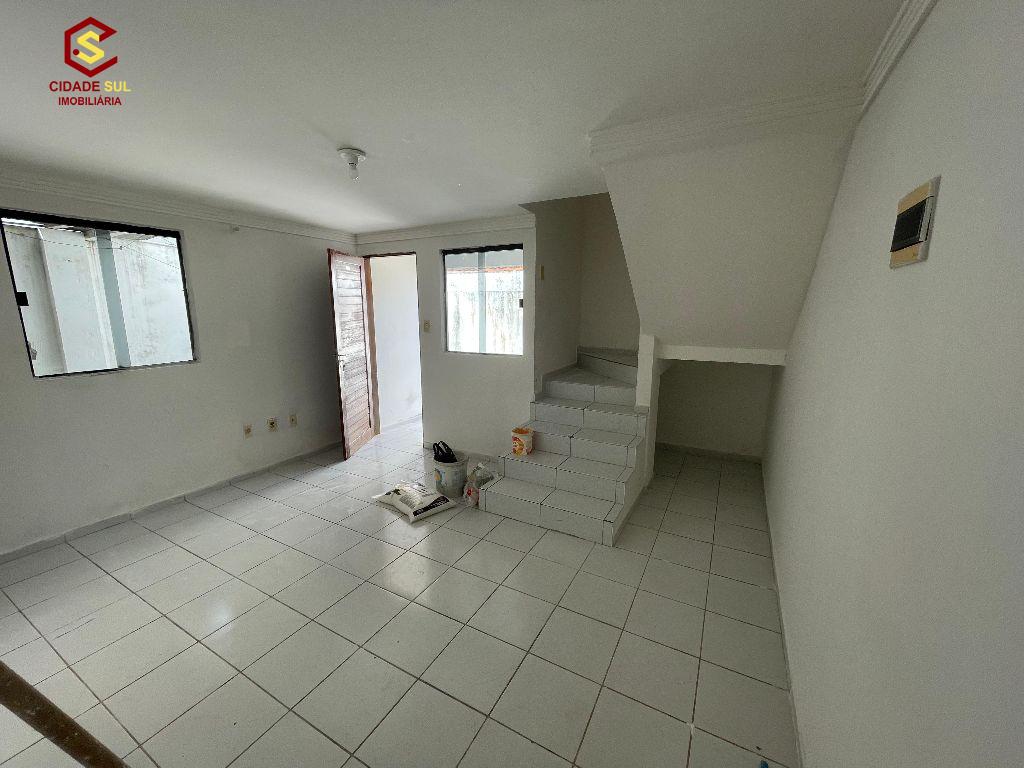 Casa Duplex á venda em Mangabeira IV por R$200 Mil