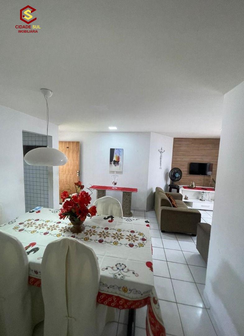Apartamento com 3 dormitórios à venda, 76 m² por R$ 350.000 - ...