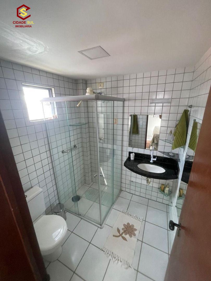 Apartamento com 3 dormitórios à venda, 76 m² por R$ 350.000 - ...