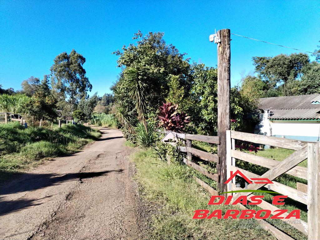 Stio com 55.000m, Localizada a 20km de Ampre.