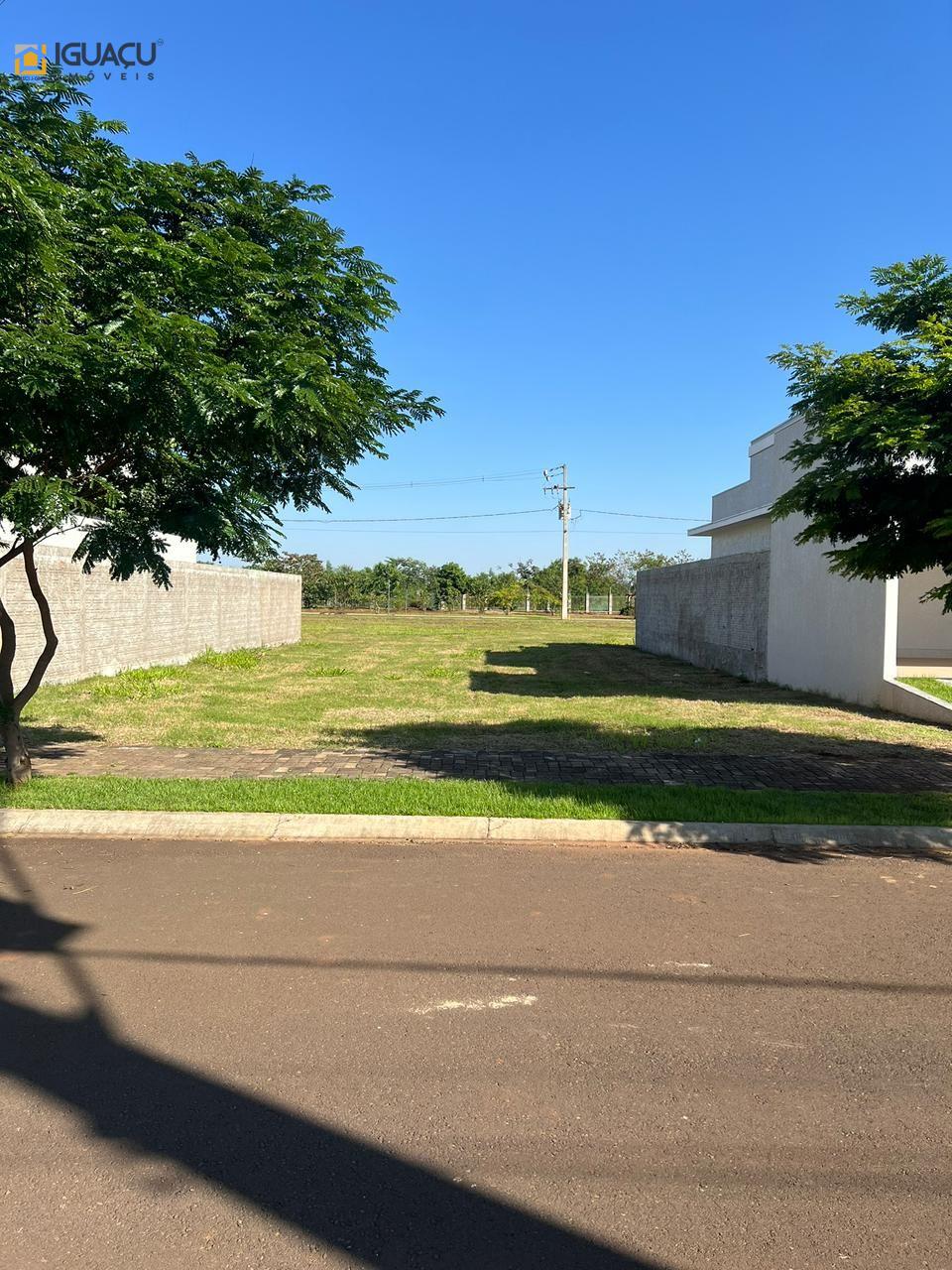 Terreno à venda no Condomínio Residencial Iguaçu, em Foz do Ig...