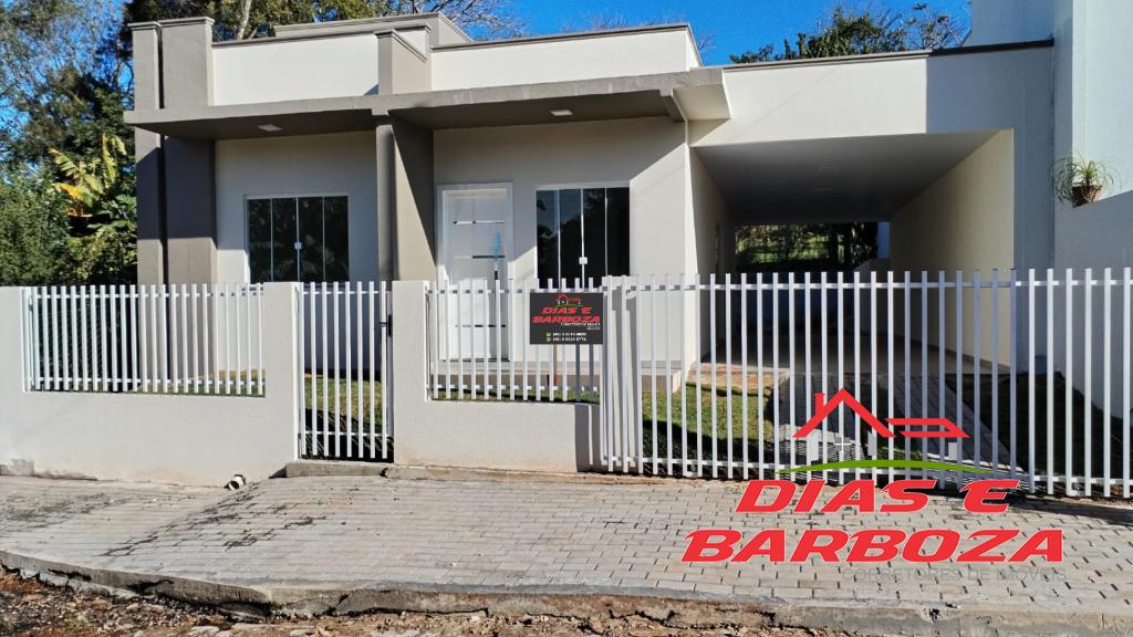 Lote de 250m com casa de 130m, localizado no Bairro Rondinha em Ampre.  