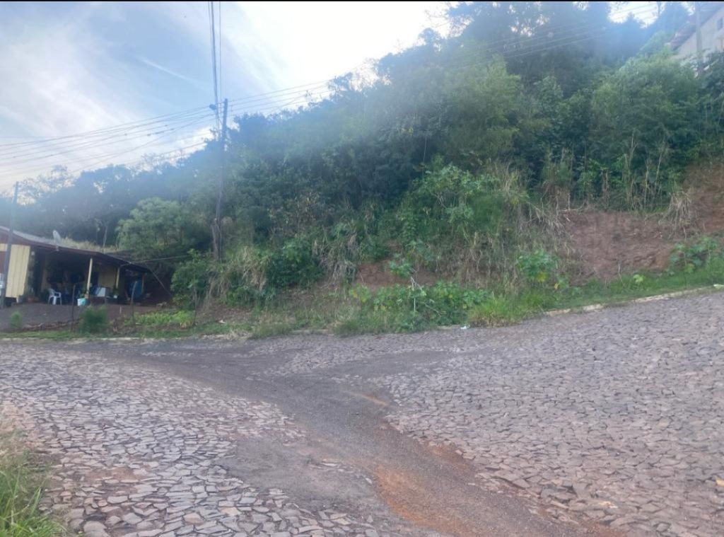 Vende-se lote Localizado no Loteamento Colina