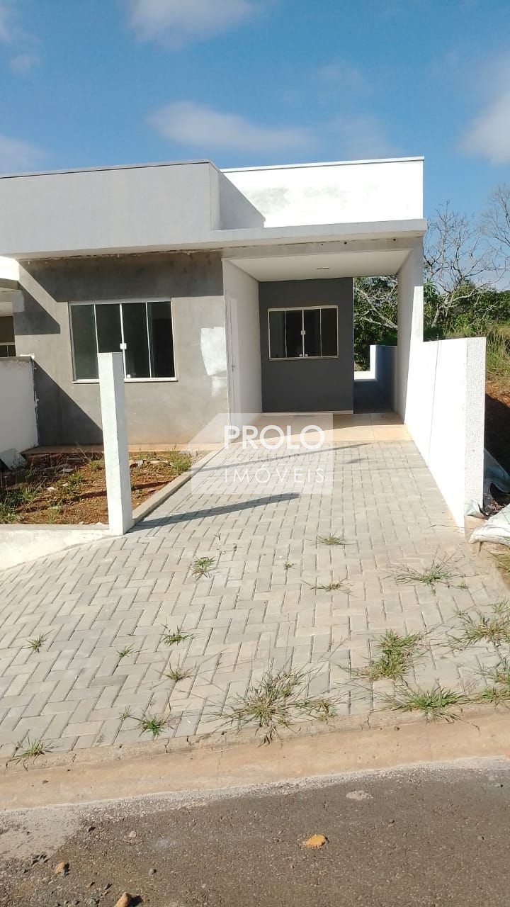  CASAS NOVA COM LAJE, SUTE + 01 QUARTO.