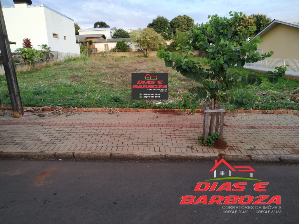 Lote de 700m, Localizado no bairro Nossa Senhora das Graas em Ampre.