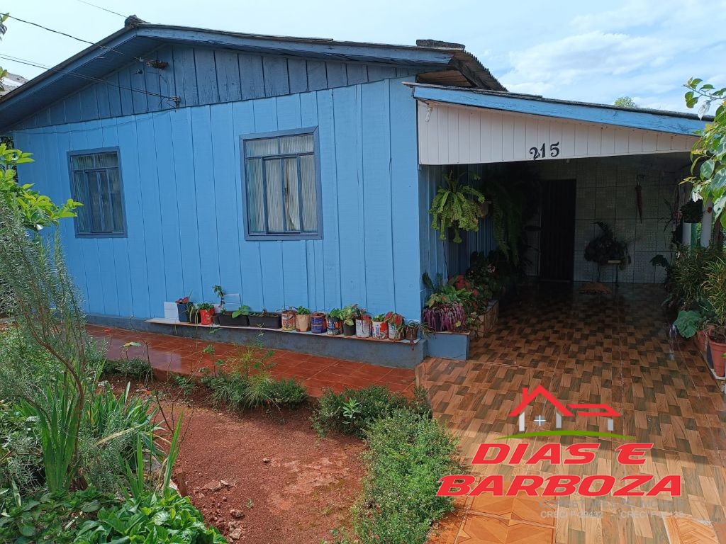 Lote de 675m com 2 casas. Localizado no bairro So Francisco em Ampre.