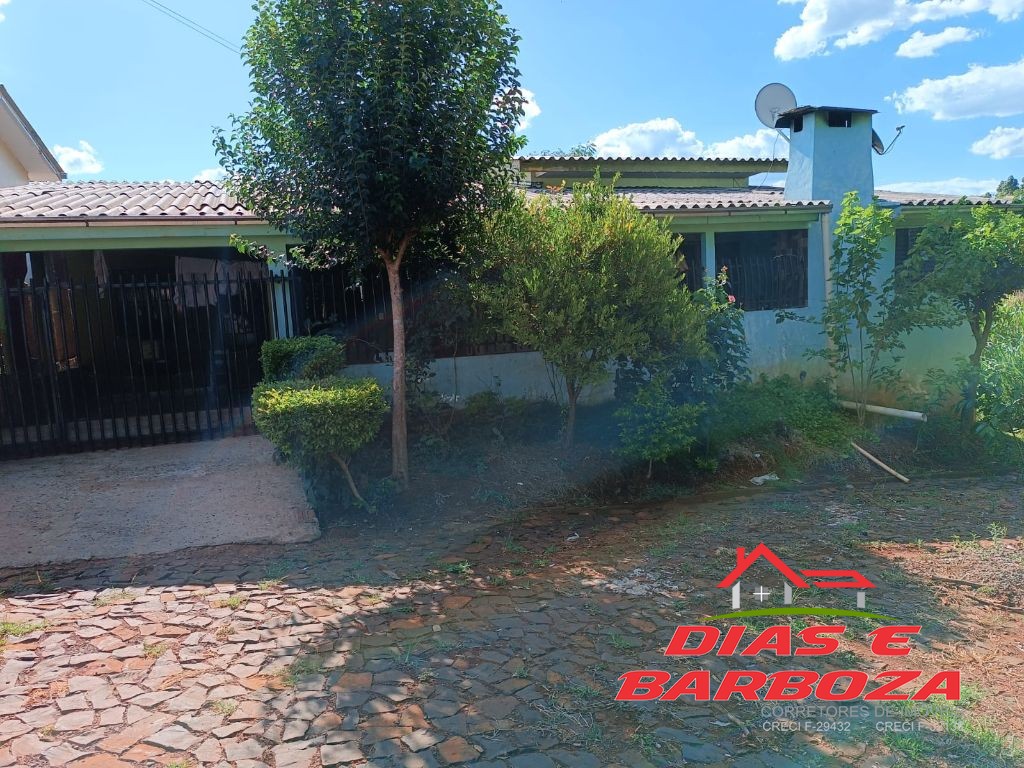 Lote com 200m com casa de 147m, Localizado prximo ao frum em Ampre.