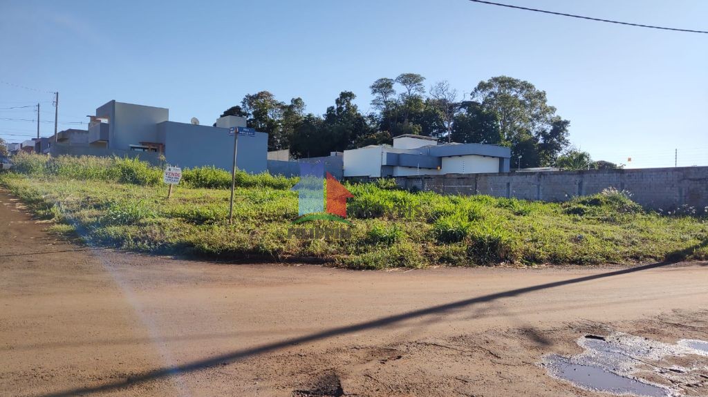 LOTE DE ESQUNA LOTEAMENTO SANTO ANTÔNIO