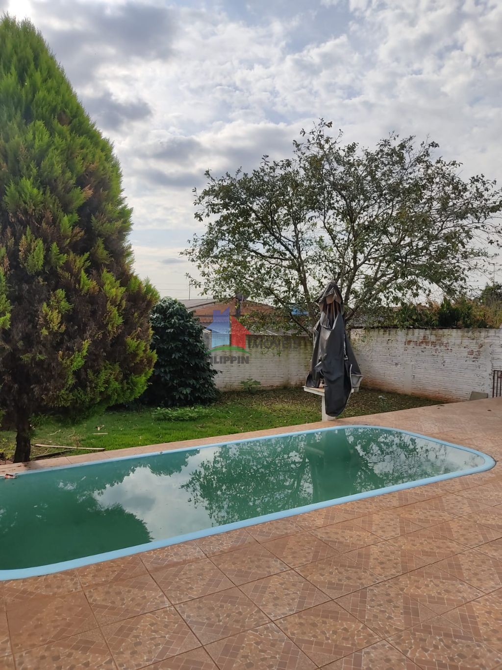 CASA COM PISCINA EM CASCAVEL