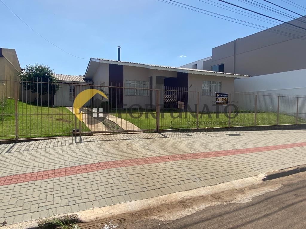 Vende-se linda Casa prox. ao Circulo Militar!